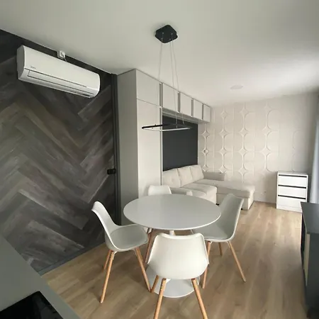 Kertvarosi Apartmanok Ibrany Exterior photo