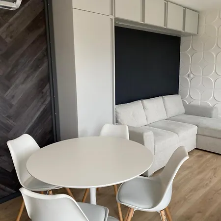 Kertvarosi Apartmanok Ibrany Exterior photo