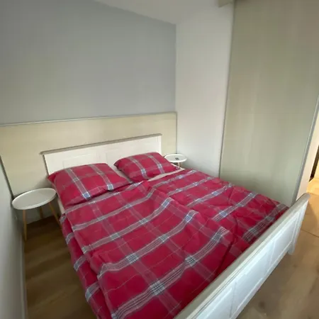 Kertvarosi Apartmanok Ibrany Exterior photo